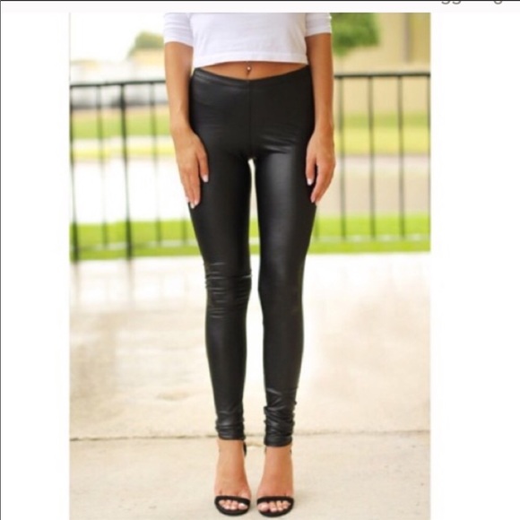 Black faux leather leggings - Picture 3 of 7